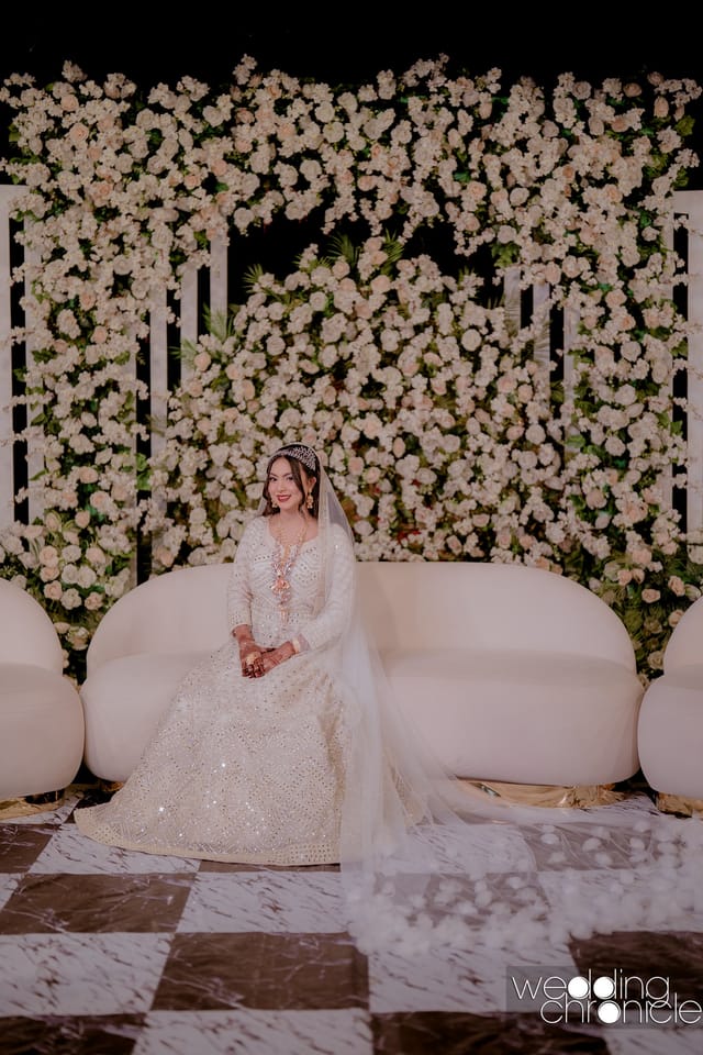 Luxury Hand-Crafted Long Floral Veil_img_5