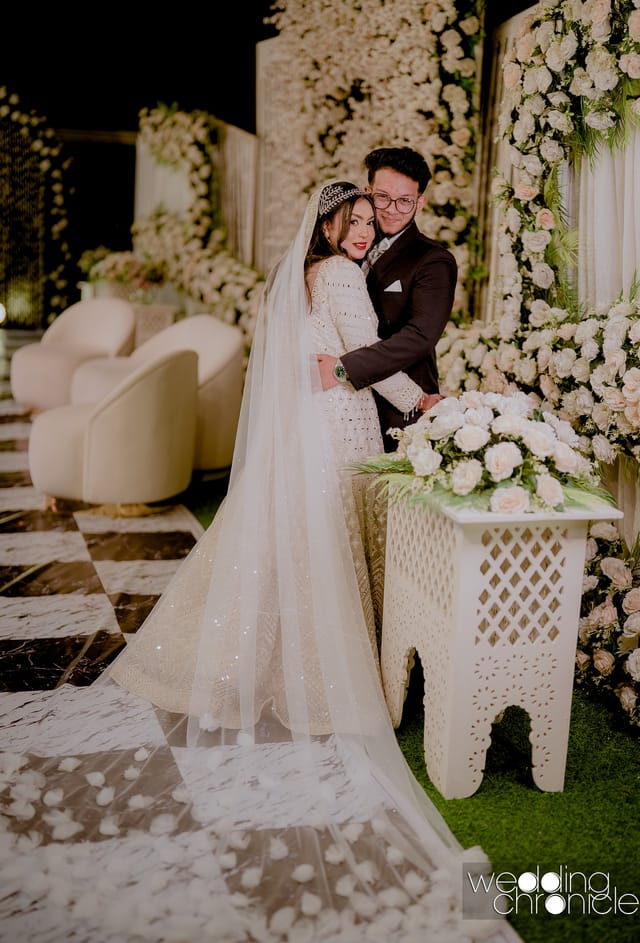 Luxury Hand-Crafted Long Floral Veil_img_7