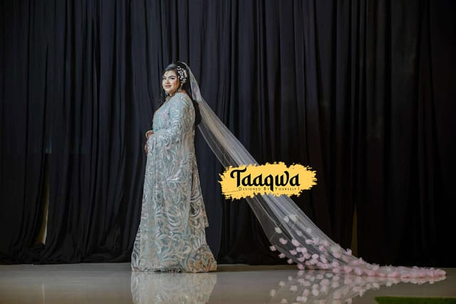 Luxury Hand-Crafted White/Pink Floral Long Veil_img_1